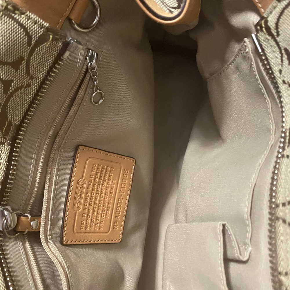 Vintage coach purse - Picture 4 of 5